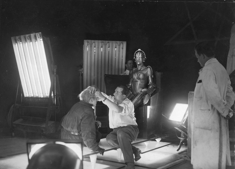 Illustration for article titled Behind the Scenes Photos of Metropolis with Robots and Stuff